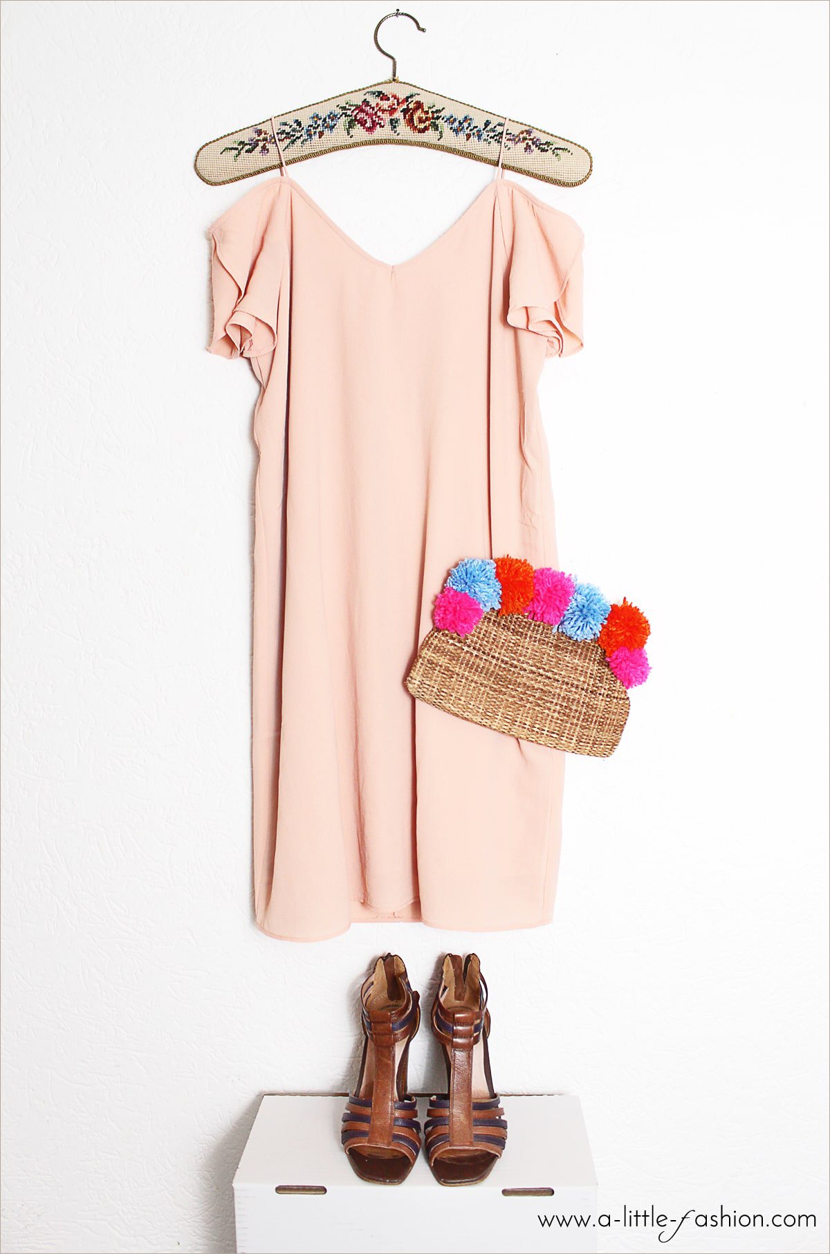 Clutch mit Pom Pons aufpeppen