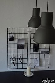 Schreibtisch mit großer Arbeitsplatte im Industrielook