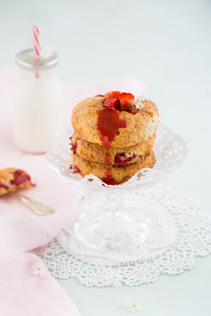 „Erdbeer – Butter – Scones!“