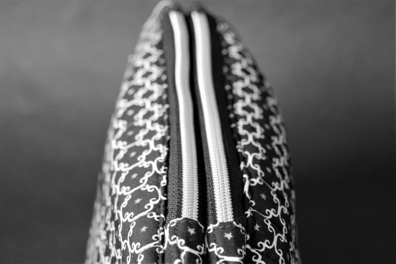 „Filigree“ Pouch – Kosmetiktasche mit zwei Innenfächern
