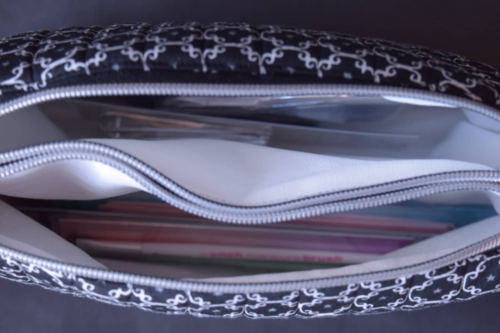 „Filigree“ Pouch – Kosmetiktasche mit zwei Innenfächern