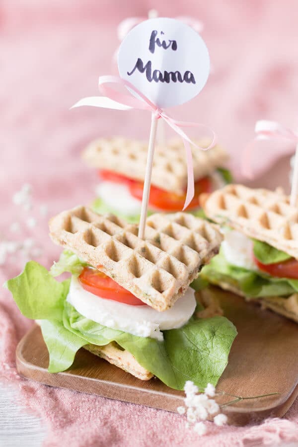 Herzhafte Waffel-Sandwiches zum Muttertag