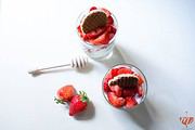 {Rezept} Erdbeer-Honig-Trifle | Sommer im Glas