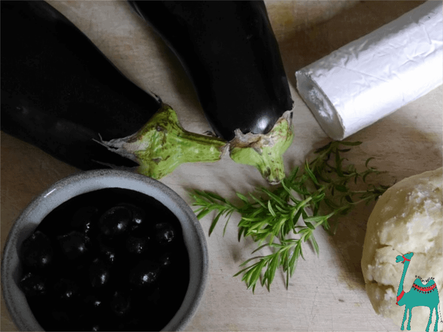 Auberginen Tarte mit Ziegenkäse/Oliven Topping
