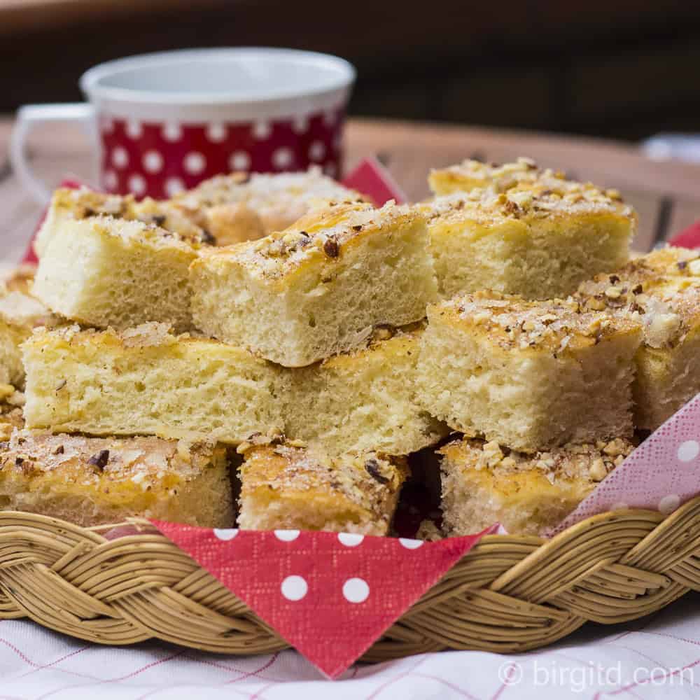 Schleswig-Holsteinischer Butterkuchen mit Mandeln – fluffig, süß & knusprig [Birgit D]