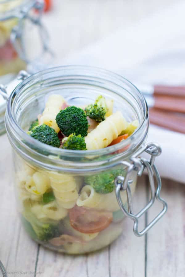 Brokkoli-Nudel-Salat von den [Foodistas]