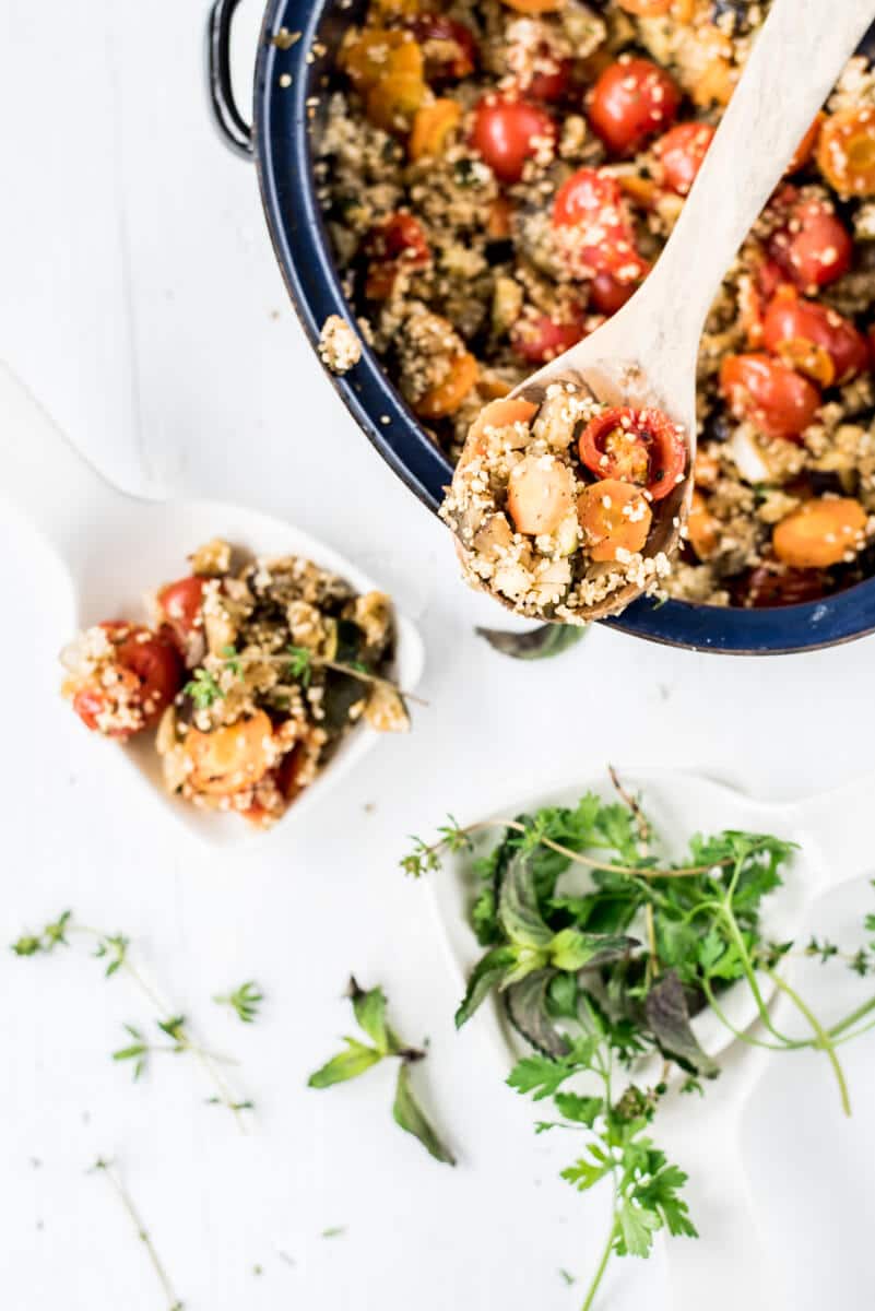 Couscoussalat mit mediterranem Ofengemüse – Perfekt zum Grillabend