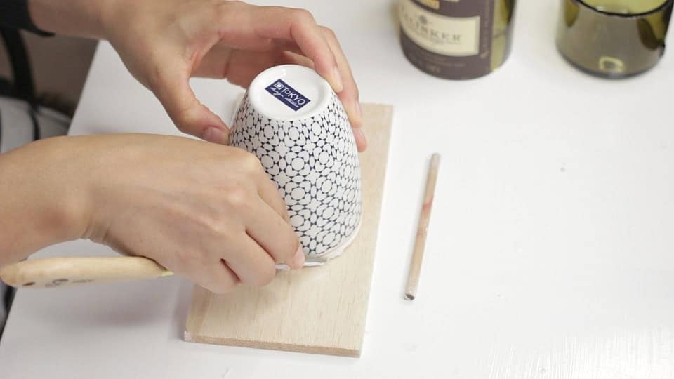 Es werde Licht! Lampe aus Flaschen selbst machen