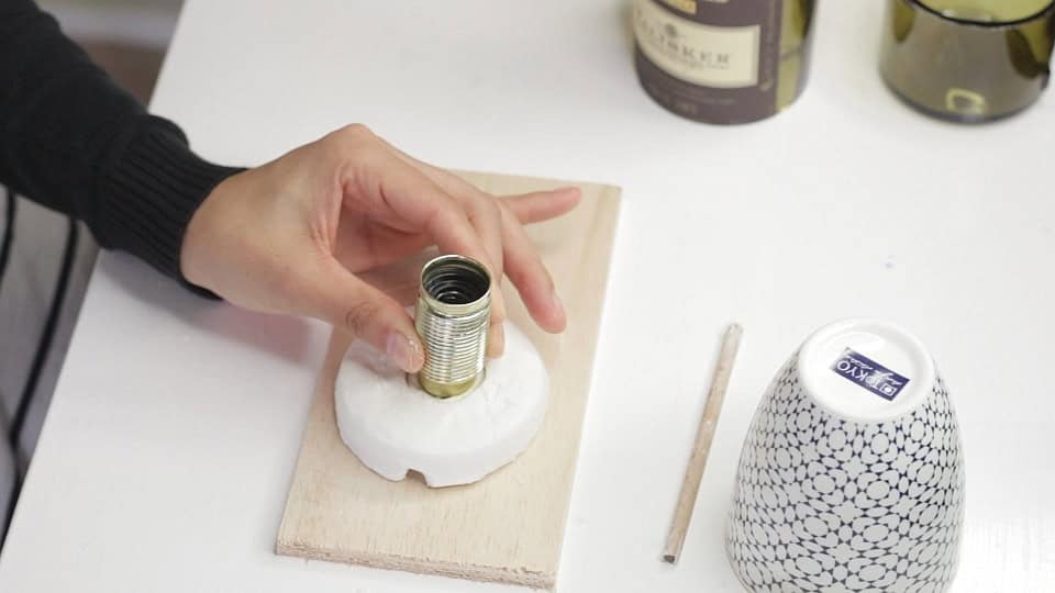 Es werde Licht! Lampe aus Flaschen selbst machen