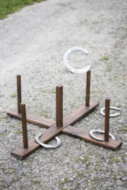 HUFEISENWERFEN – SPIEL FÜR GARTEN & HOCHZEIT