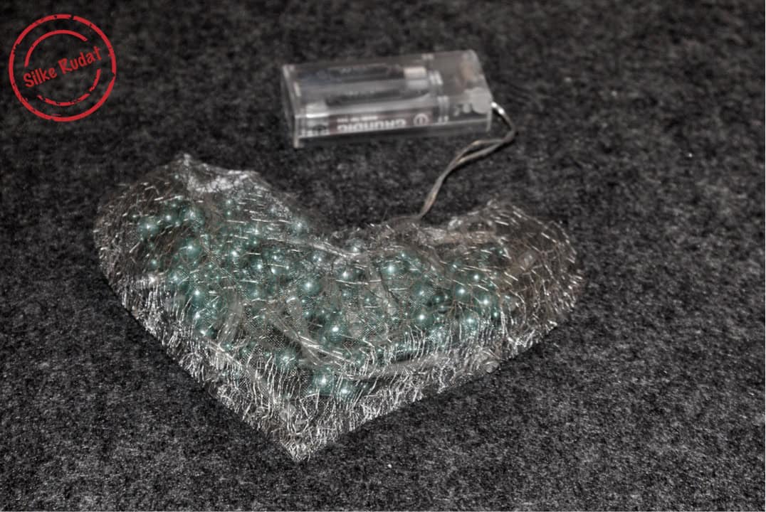 Glückwunschkarte mit Lichterkettenherz