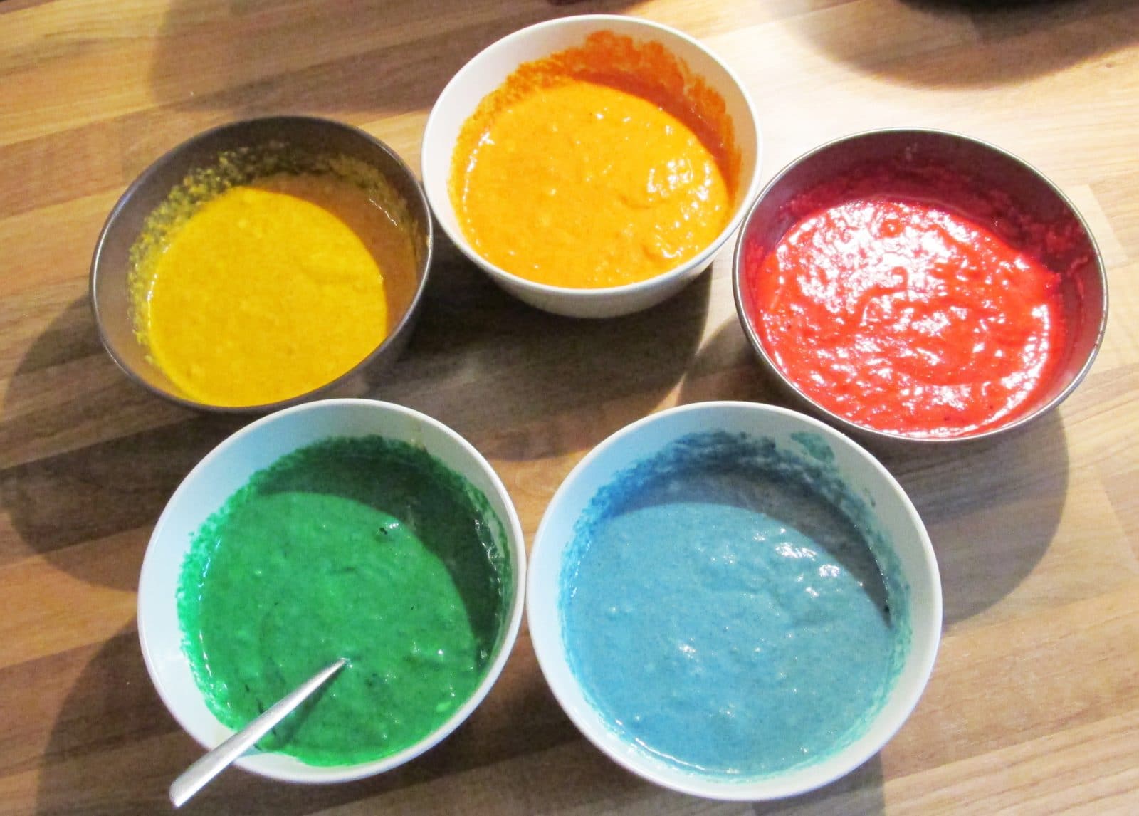 Regenbogentorte für Kinder (ohne Zucker)