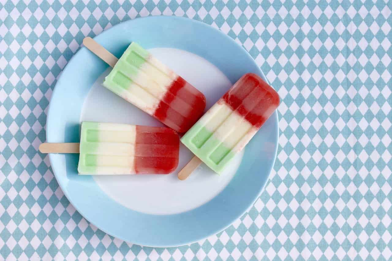 Fruchtige Popsicles: mit Melone & Joghurt