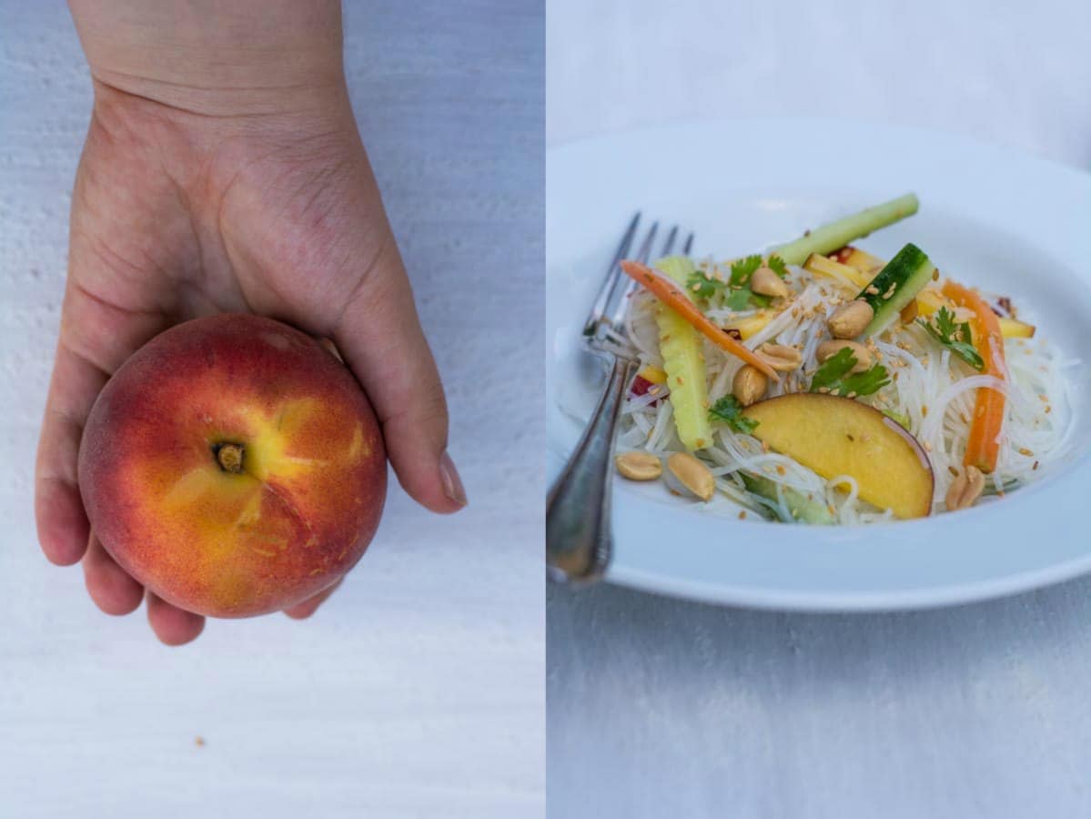 Reisnudelsalat mit Pfirsich, Erdnüssen und Kokosmilchdressing