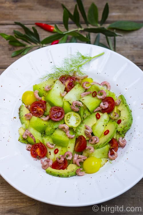 Sommersalat mit Melone, Avocado, Tomaten &amp; Krabben - frisch, fruchtig ...