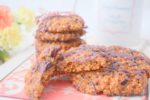 Dinkelvollkorn-Kekse mit Acai-Glasur