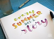 Handlettering mit Fineliner und Wasserfarbe malen