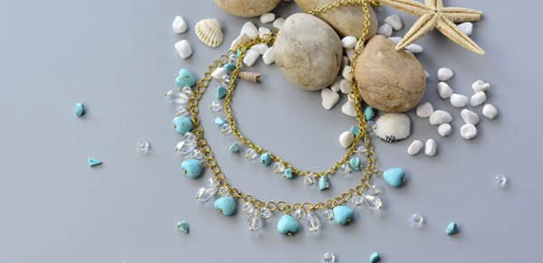 Halsketten mit Glasperlen umd Herzen Türkis Perlen