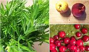 grüner Smoothie mit Blattgrün aus dem Garten