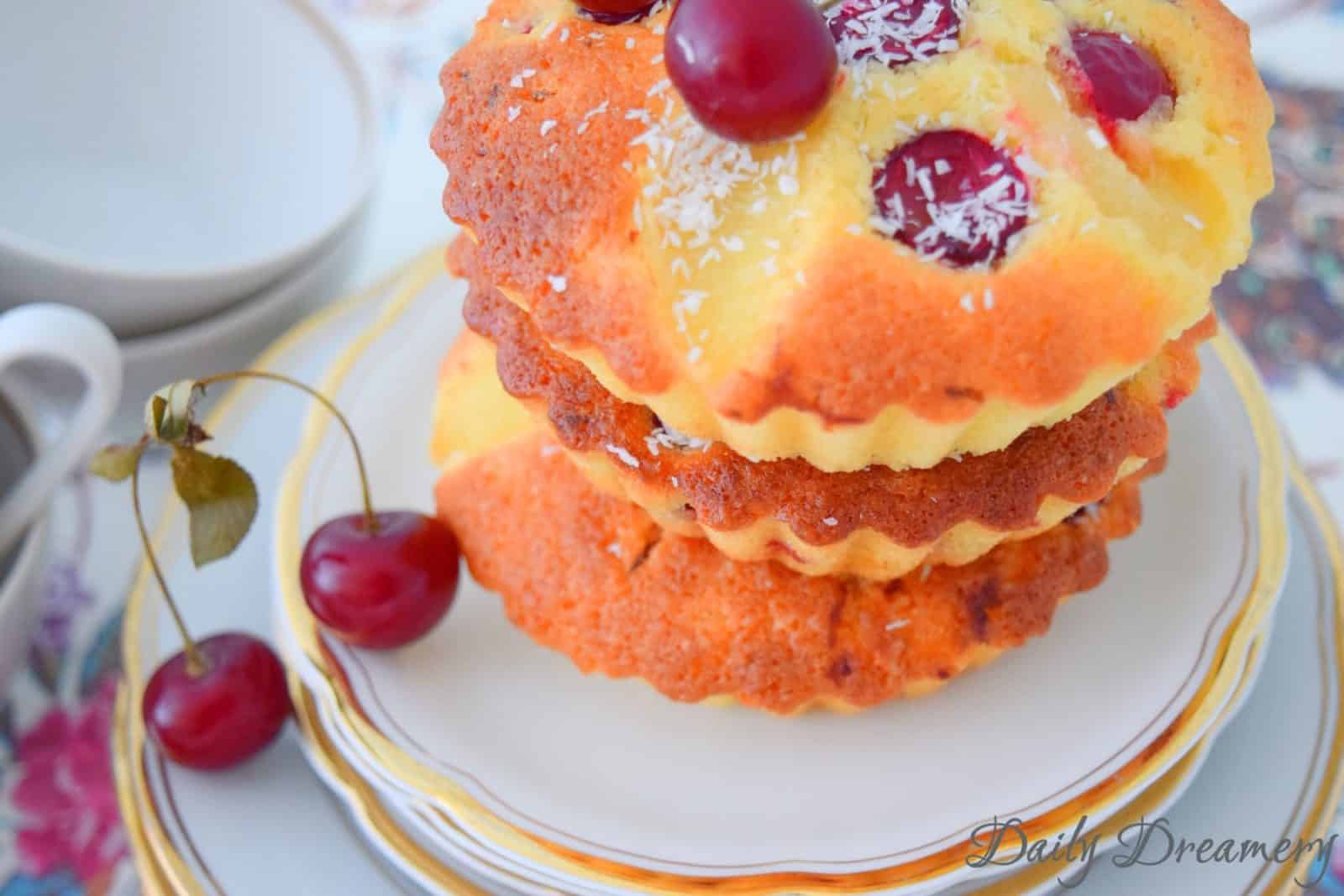 sommerlicher Kirsch-Limetten-Kokos-Kuchen