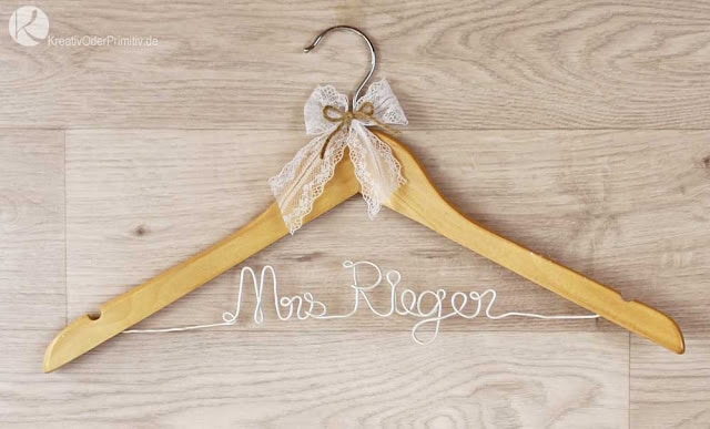 Kleiderbügel zur Hochzeit