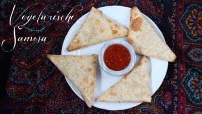 Vegetarische Samosas mit Kartoffel-Möhren-Füllung