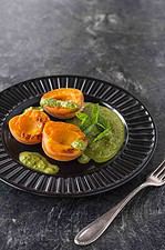 Sommer Dinner-Dessert: Gegrillte Aprikosen mit Minz-Mandelpesto