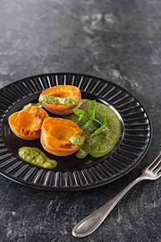 Sommer Dinner-Dessert: Gegrillte Aprikosen mit Minz-Mandelpesto