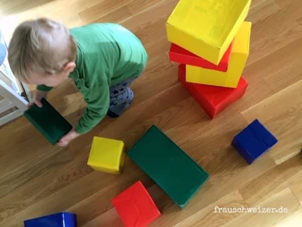 große Bausteine für kleine Kinder