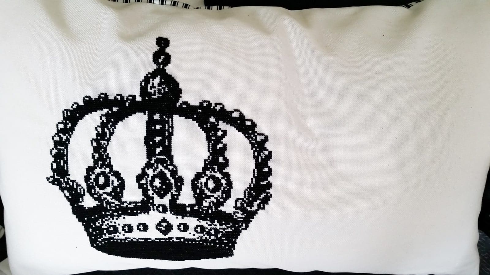 Crown Cushion – Kronen-Kissen