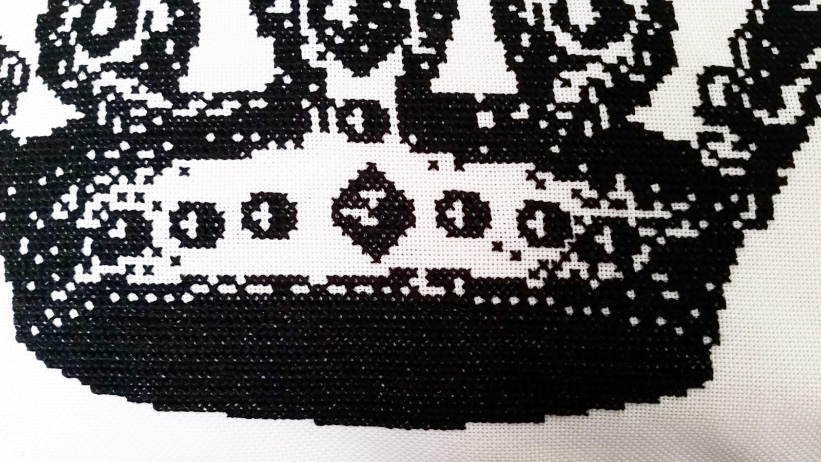 Crown Cushion – Kronen-Kissen