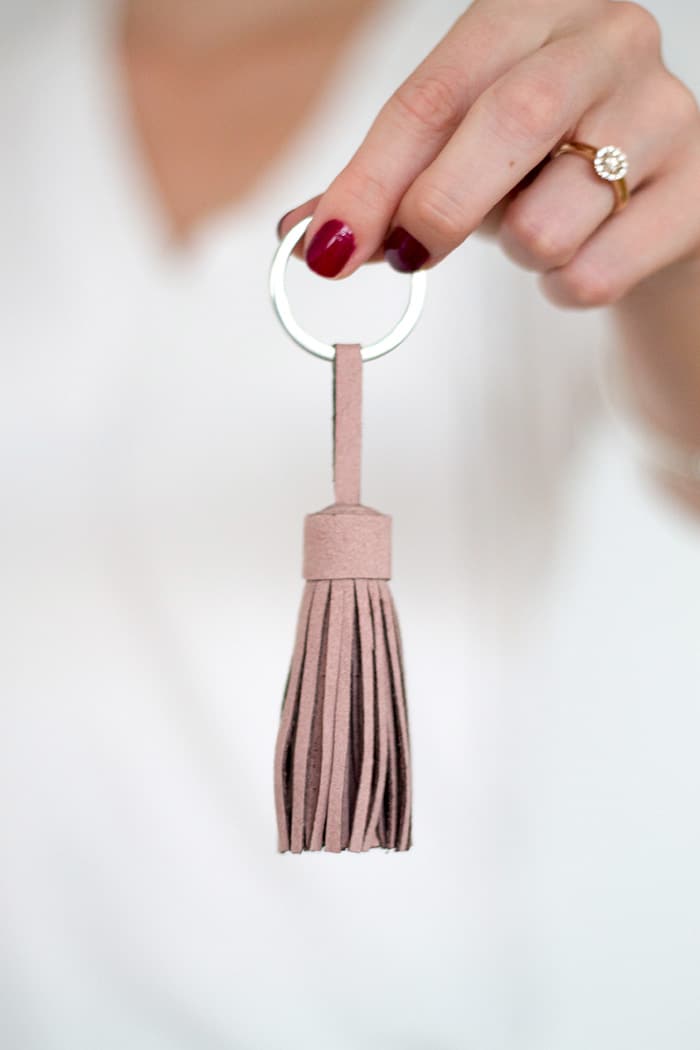 DIY LEDER QUASTEN ANHÄNGER