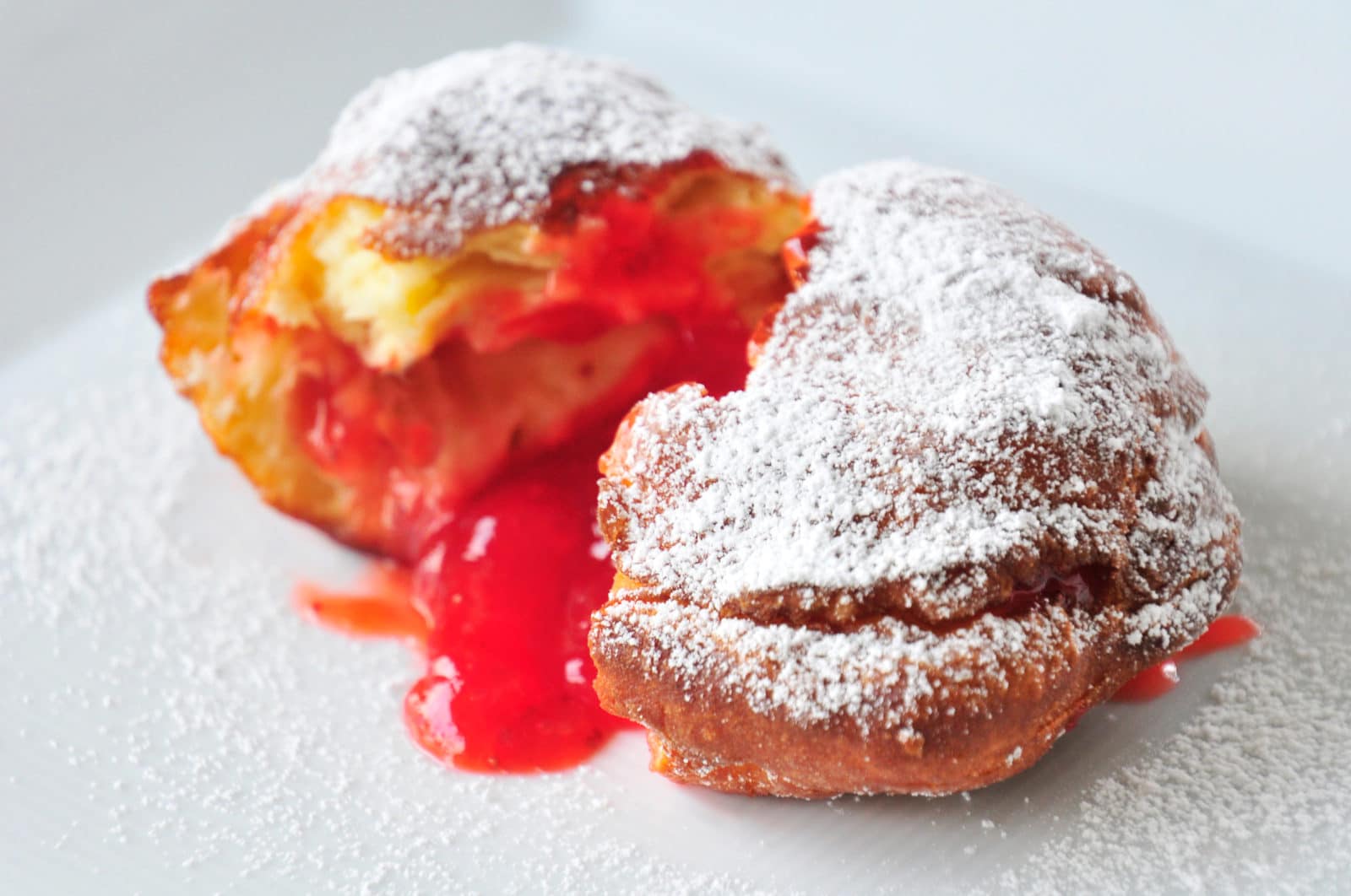 „Gogosi“ – süße, leckere rumänische Krapfen in drei Varianten