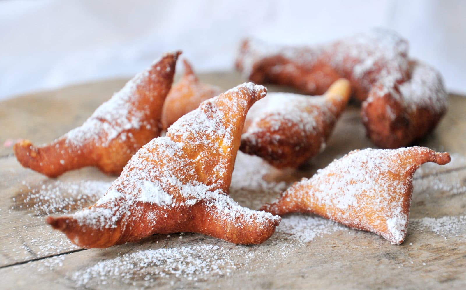 „Gogosi“ – süße, leckere rumänische Krapfen in drei Varianten