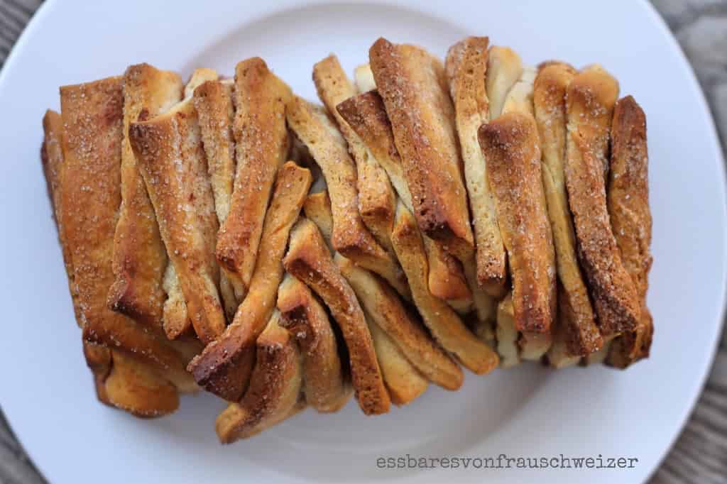 Rezept: Faltkuchen mit Zimt, Zucker und Butter