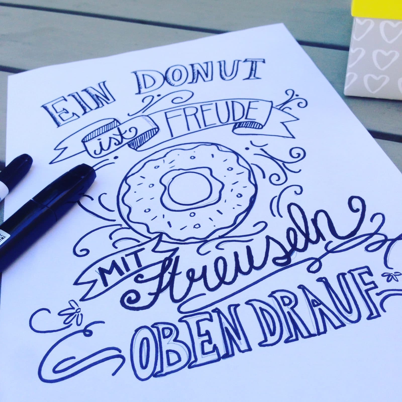 FREEBIE – Ein Donut ist Freude mit Streuseln oben drauf