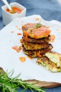 Kartoffel-Zucchini-Plätzchen mit Tomatenmarmelade von den [Foodistas]