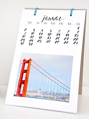 Fotokalender mit handgeletterten Seiten & Freebies dazu