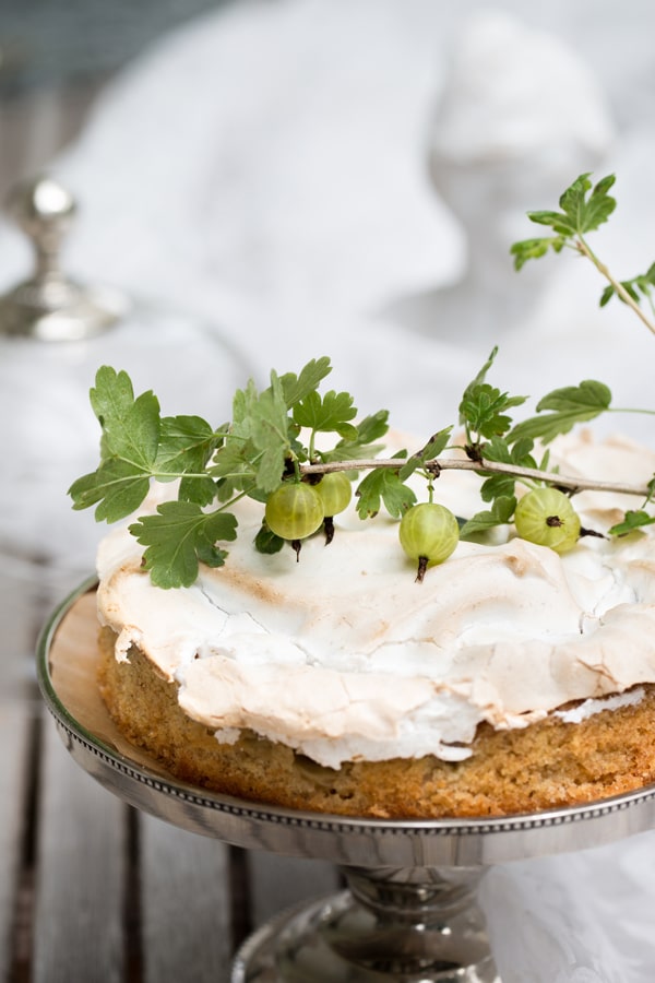 Stachelbeerkuchen mit Baiserhaube