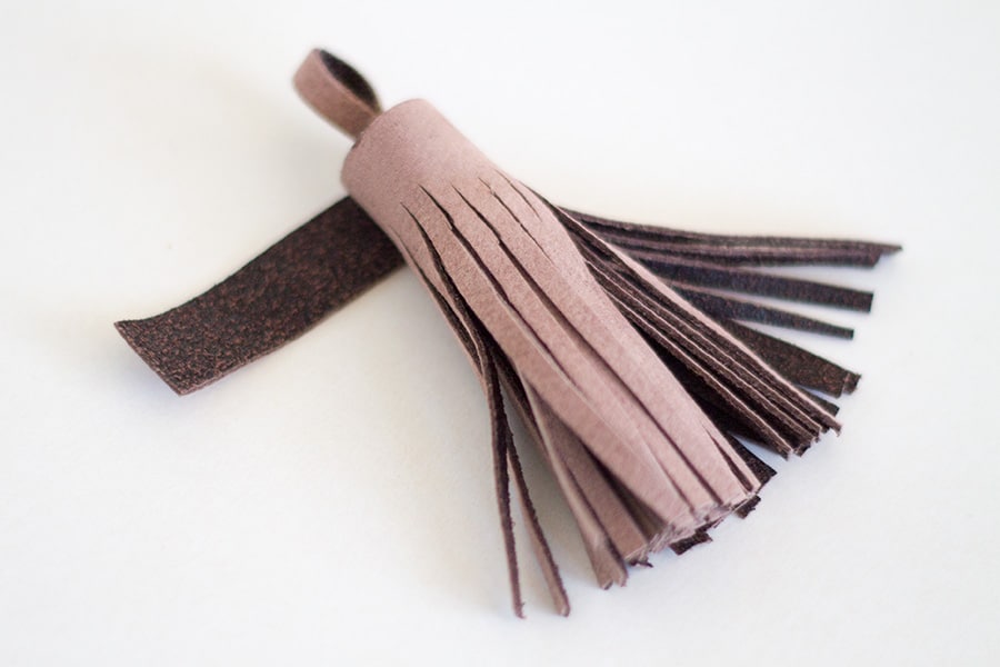 DIY LEDER QUASTEN ANHÄNGER