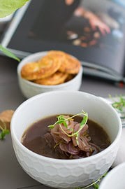 Rote Zwiebelsuppe von den [Foodistas]