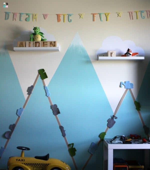 Kinderzimmer DIY – Straßen & Autos an der Wand - freebie