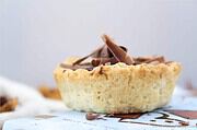 Vegane Schoko-Törtchen mit Fruchtspiegel