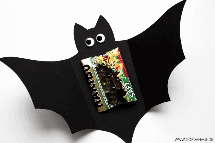 DIY // Fledermauskarte / Halloween Bat Treat Card