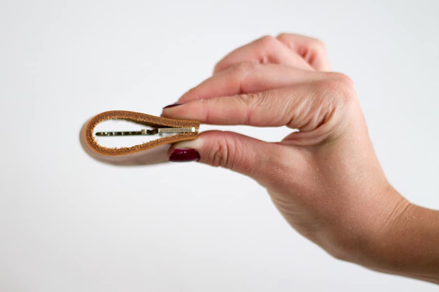 SCHLÜSSELANHÄNGER AUS LEDER – DIY GESCHENK FÜR IHN