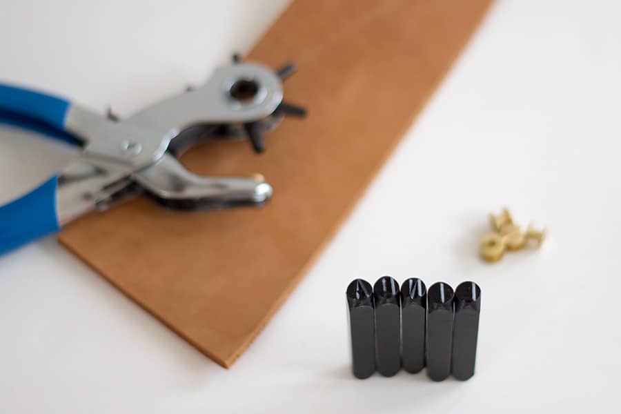 SCHLÜSSELANHÄNGER AUS LEDER – DIY GESCHENK FÜR IHN