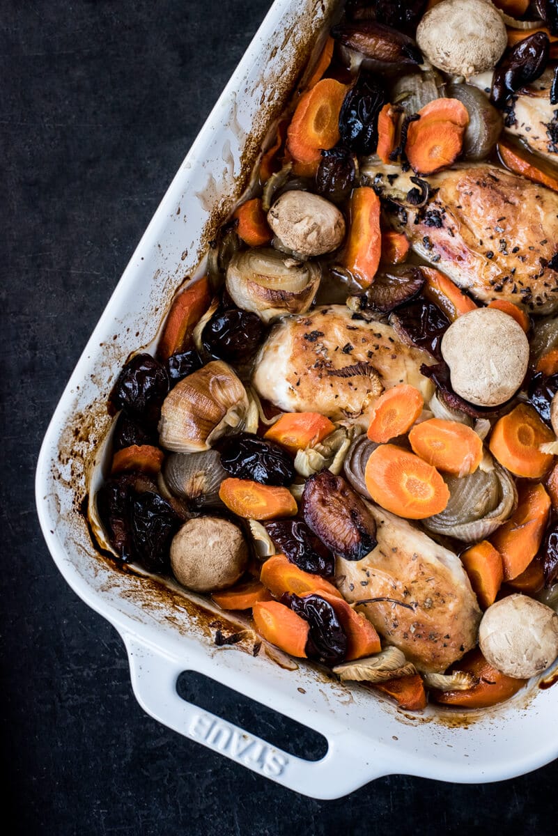 Ofenhähnchen mit Herbstgemüse und Zwetschgen