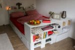 Bett aus Europaletten selber bauen