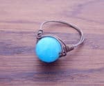Ring aus Draht und Perle