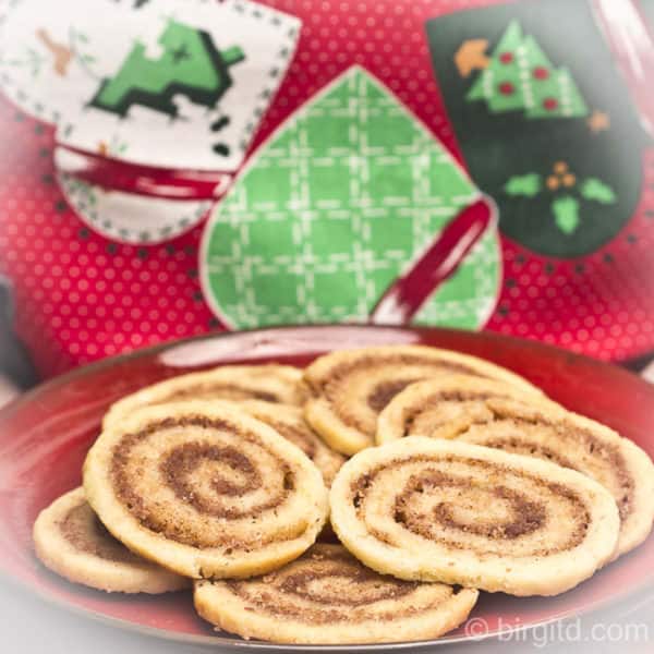 Dänische Zimtschnecken-Plätzchen eröffnen die Weihnachtsbäckerei bei ...